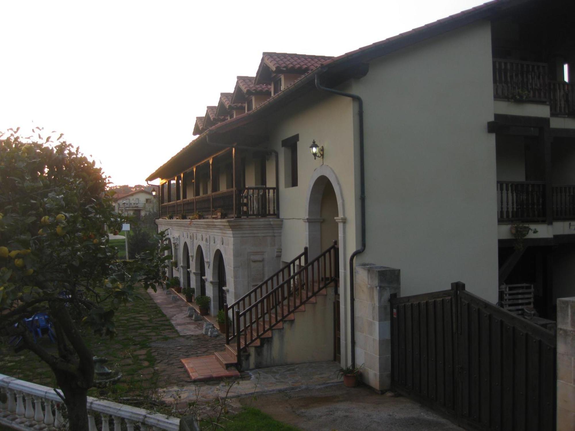 Apartamentos La Cena Novales Exterior photo